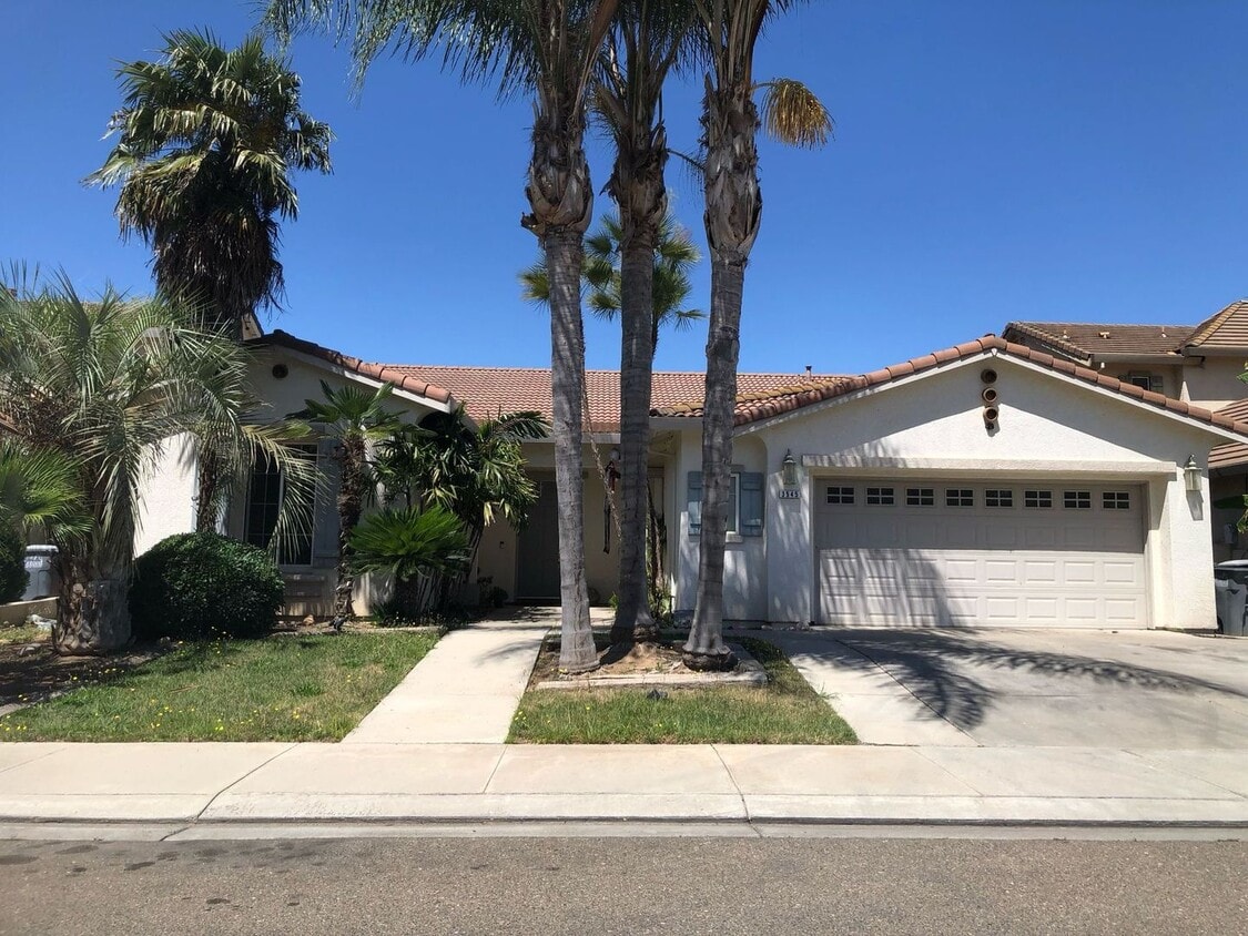 Beautiful North Merced Home in a Prime Location - 3545 Laguna Ct (Merced, CA)
