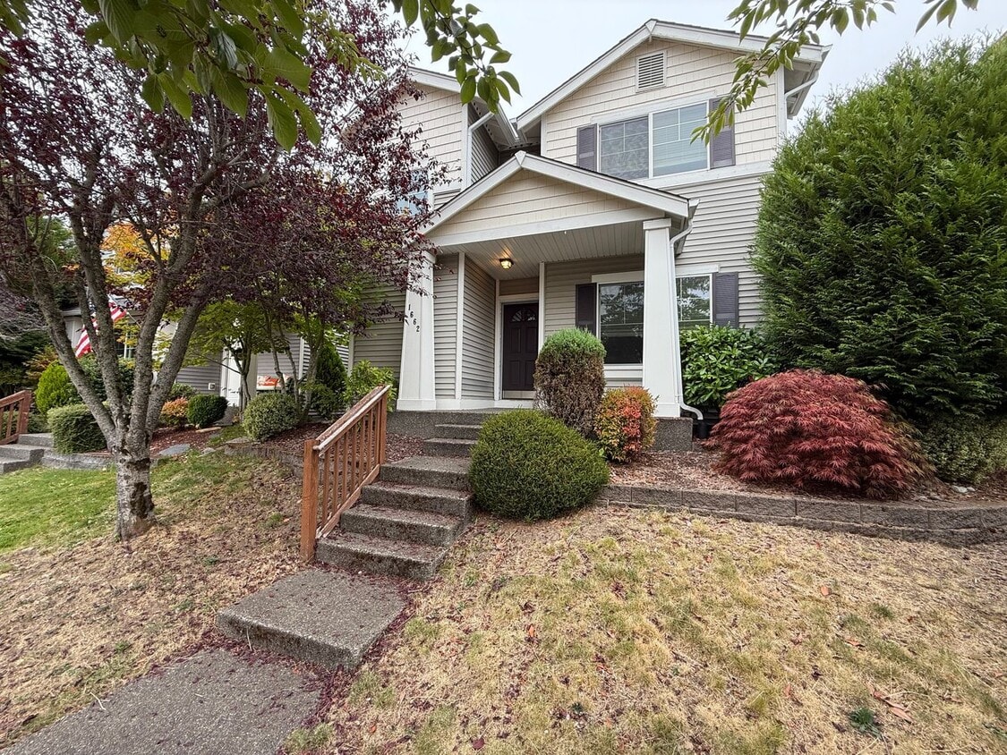 DuPont 3 bedroom+ den, 1712 SF home, adja... - DuPont 3 bedroom+ den,  1712 SF home, adja...