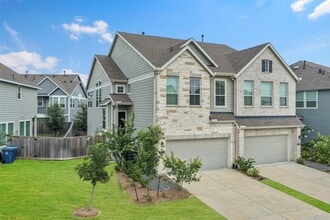 Building Photo - 21130 Medina River Dr
