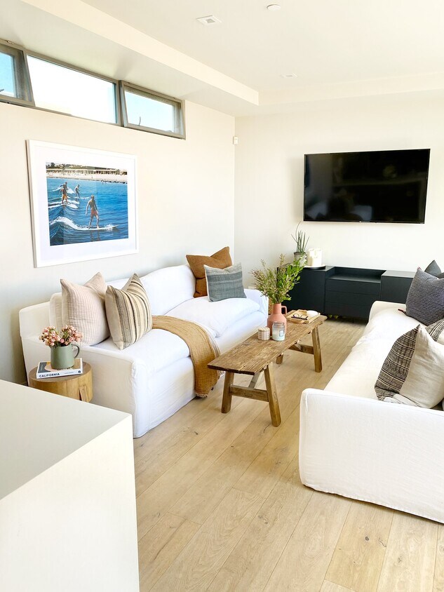 Primary Photo - 2312 The Strand