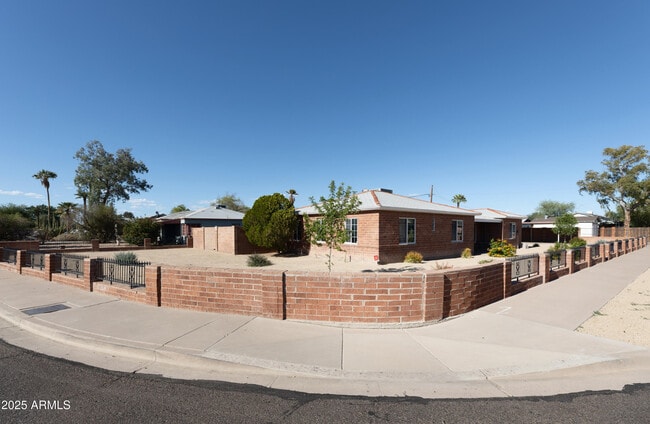 Building Photo - 1330 E Monte Vista Rd