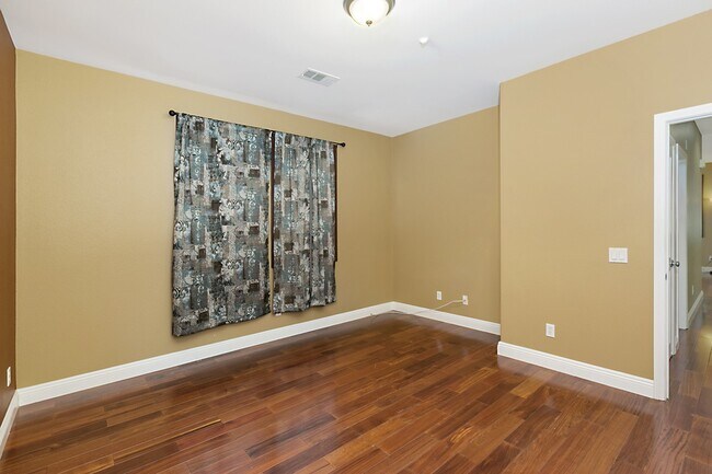 Foto del edificio - ***VISTA***2 BED 2 BATH***PET-FRIENDLY***2...