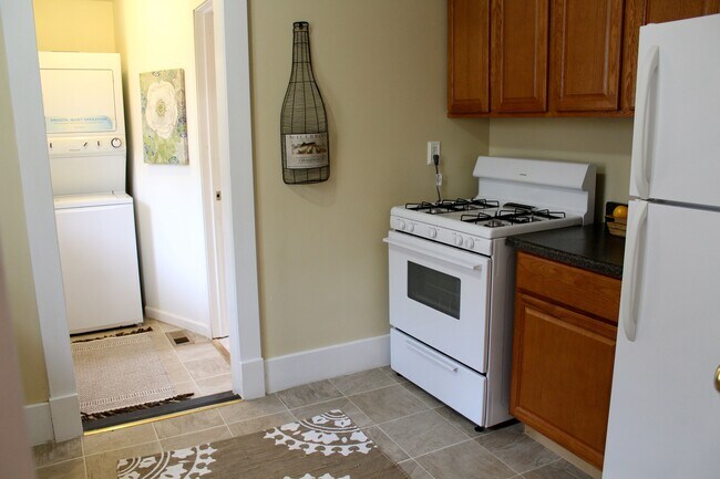 Kitchen - 1710 S State St