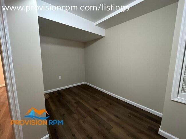 Foto del edificio - 928 Victory Avenue - C