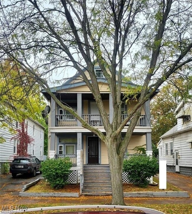 Building Photo - 2036 Lark St