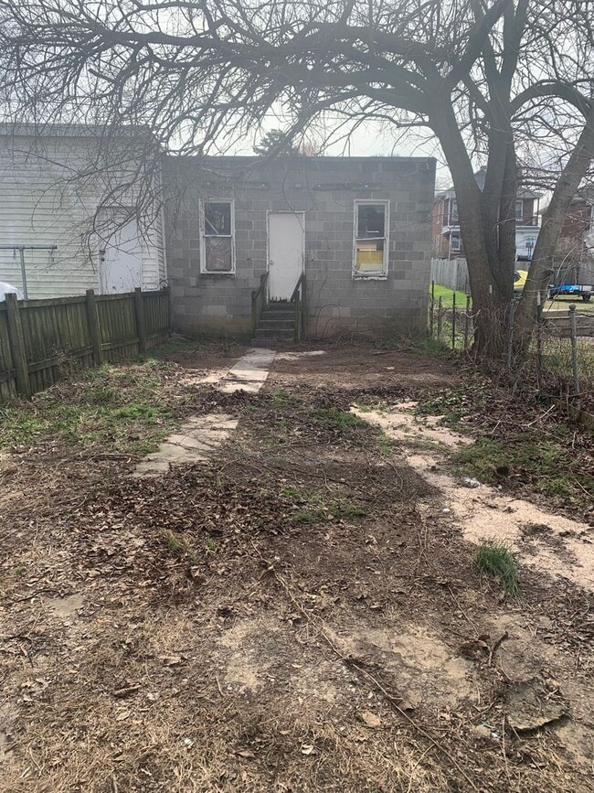 Building Photo - 4 Bedroom 1 Bath, Garage, Yard-West York D