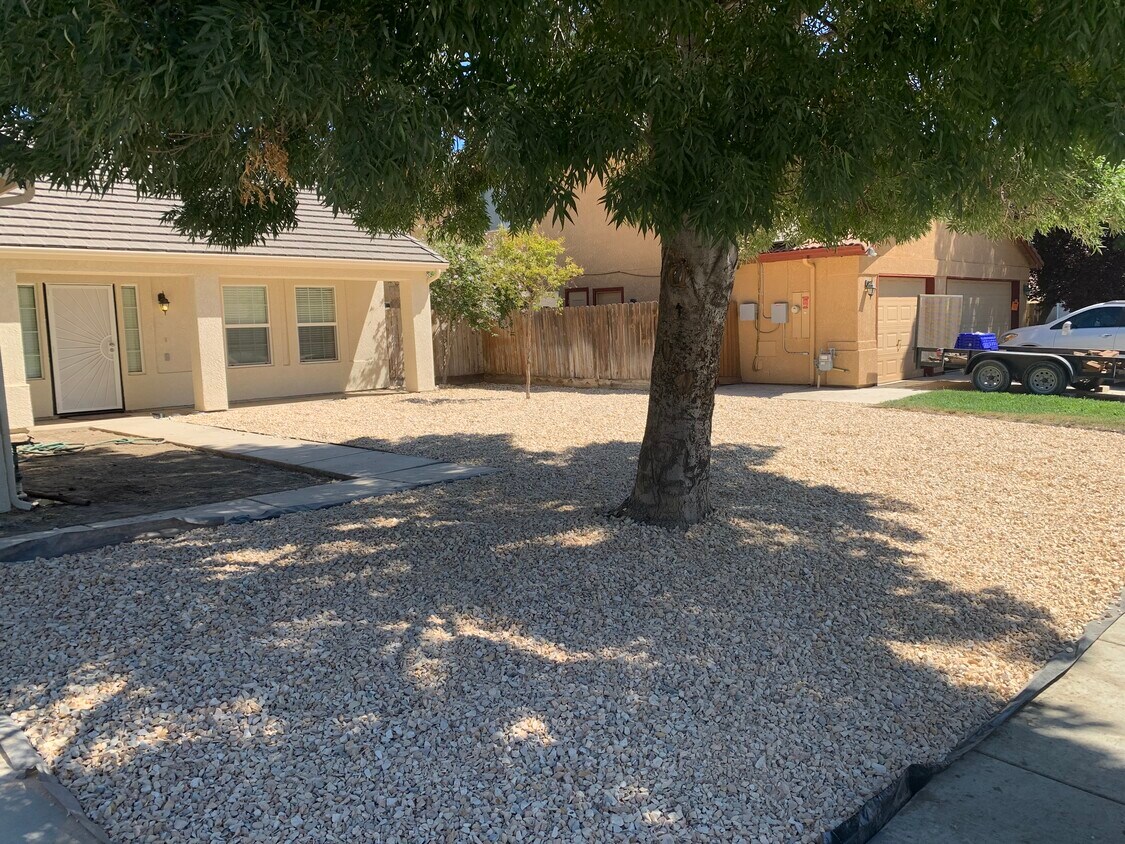 Primary Photo - 1615 Great Basin Dr