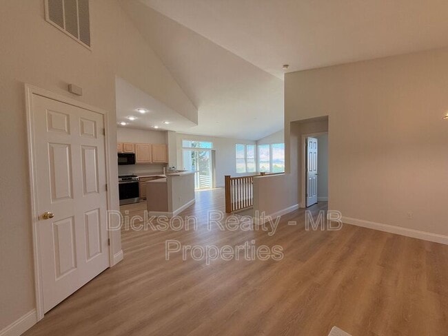 Building Photo - 4711 Bradford Ln