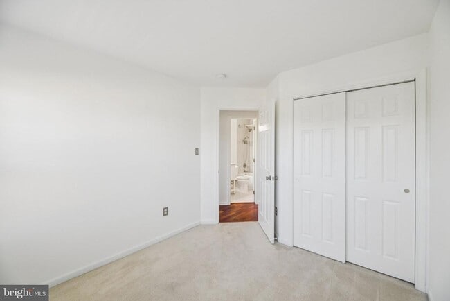 Foto del edificio - 6330 James Harris Way