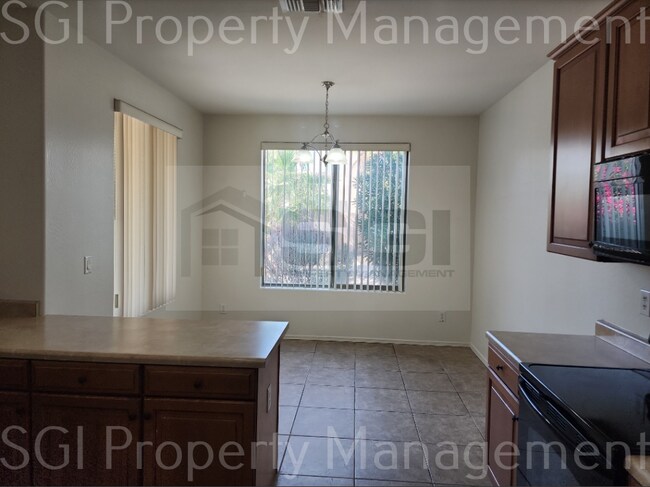 Foto del edificio - Gorgeous home ready for move in