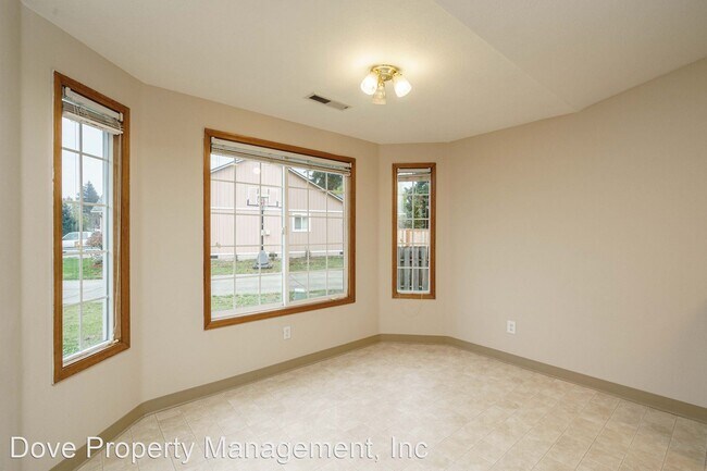 Building Photo - 3 br, 2 bath House - 13707 NE 84th Street