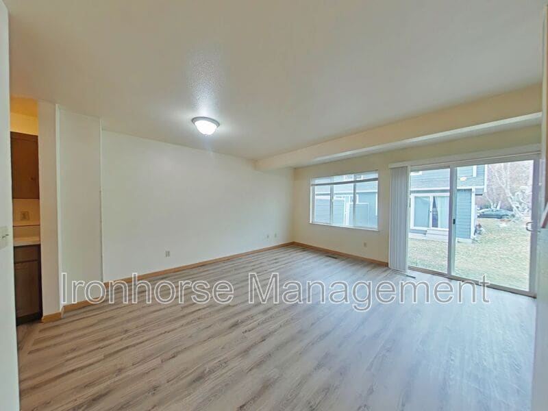 Foto principal - 2431 Wheeler Dr