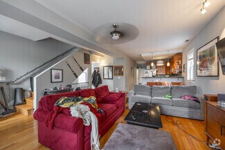 Building Photo - 3023 N Oakley Ave
