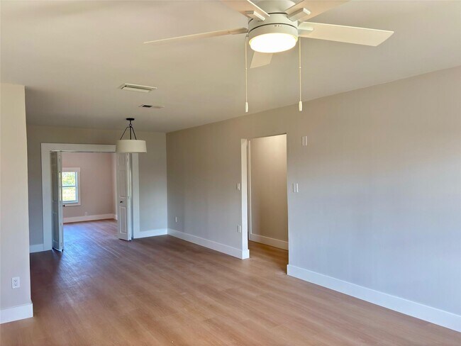 Foto del edificio - 10935 Gable St