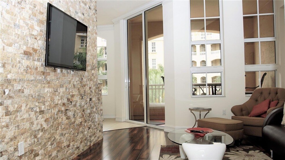 Foto principal - 3001 NE 185th St