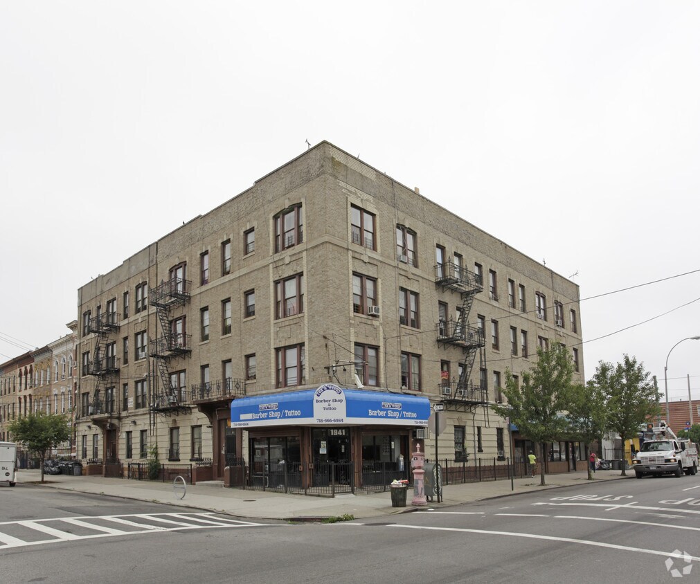 Primary Photo - 1939 Bergen St