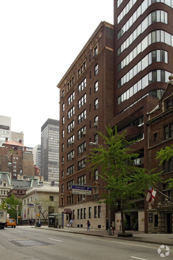 Primary Photo - 22 E 36th St