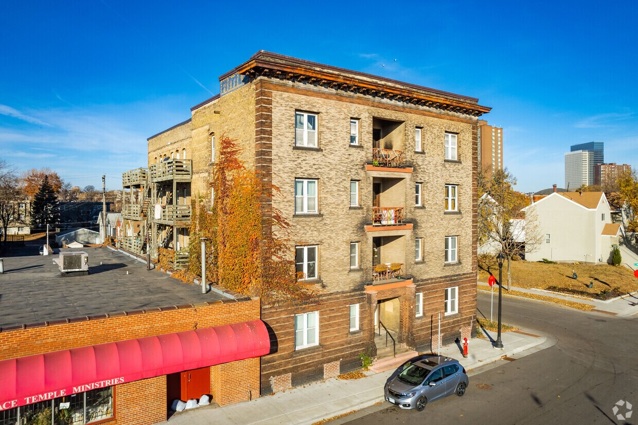 Primary Photo - 341-343 E 19th St