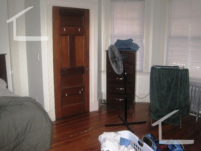 Building Photo - 4bed + 1.5bth Allston/Koreatown/BU/Harvard...