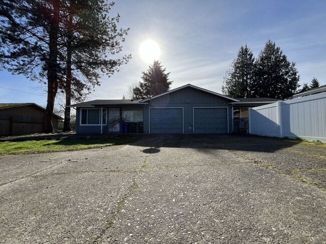 Building Photo - AT1071