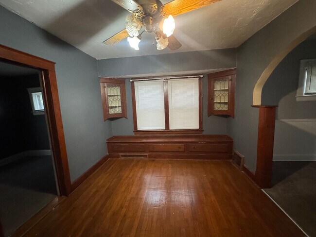 Foto del edificio - Charming 3-Bedroom Property in Prime Location