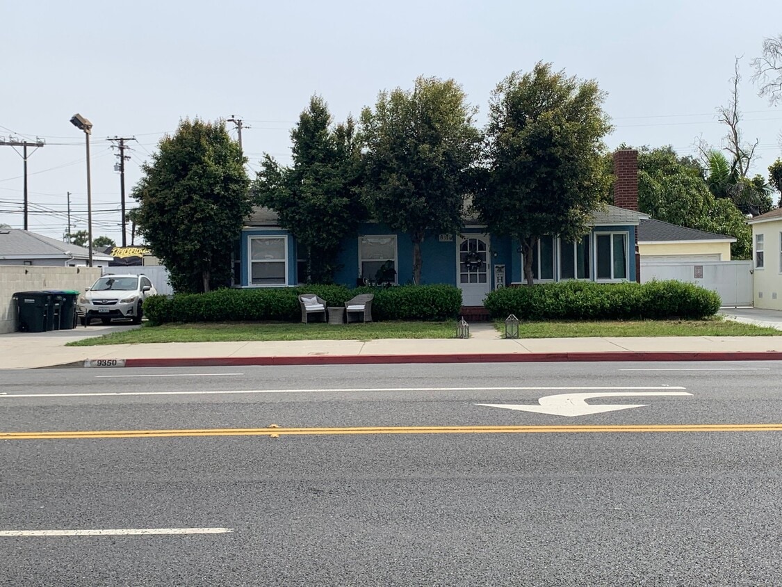 Photo - 9350 Flower St (Bellflower, CA)