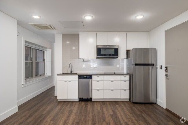 Studio - 360SF - The Netherland and Monarch Apartments