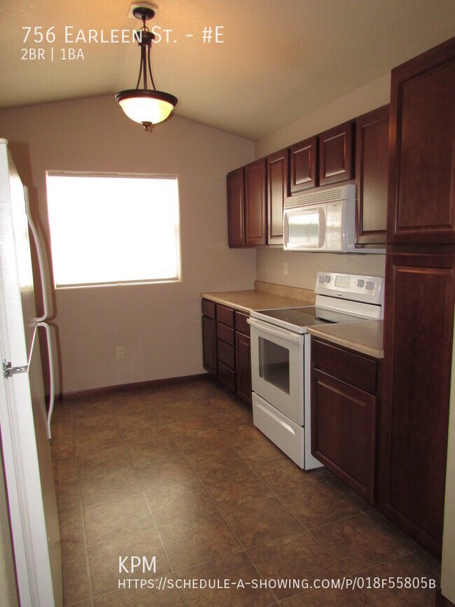 Building Photo - 2 BEDROOM | 1 BATH | CONDO | GARAGE | NORTH