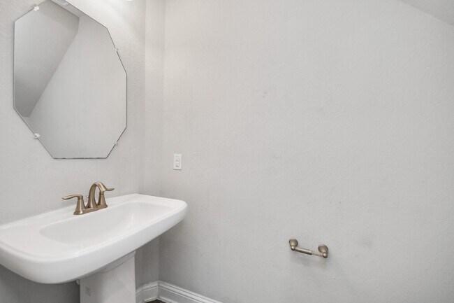 Foto del edificio - 29838 Norwood Canyon Ln