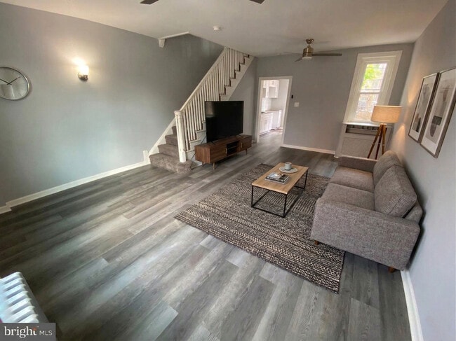 Photo - 618 W Mayfield St Townhome