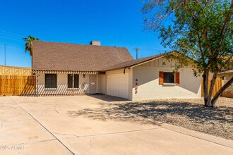 Building Photo - 4404 S Grandview Ave