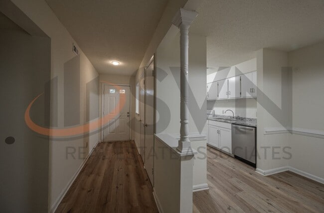 Building Photo - Spacious 2BR, 2BA Condo in Desirable Chapel Hill Community