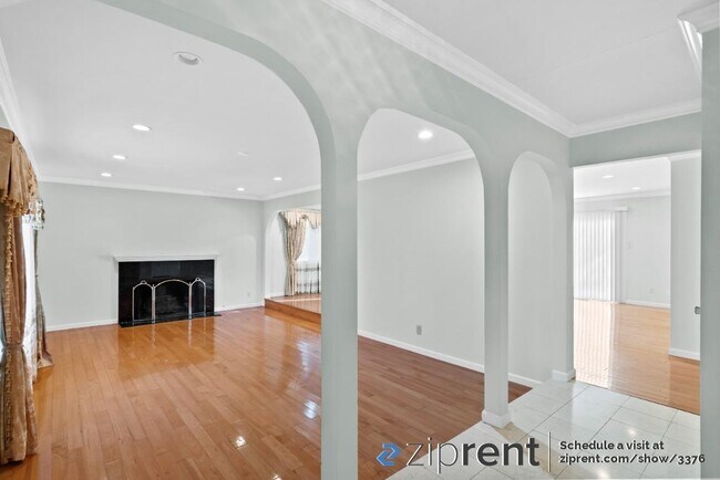 Building Photo - 5465 Copeland Ln