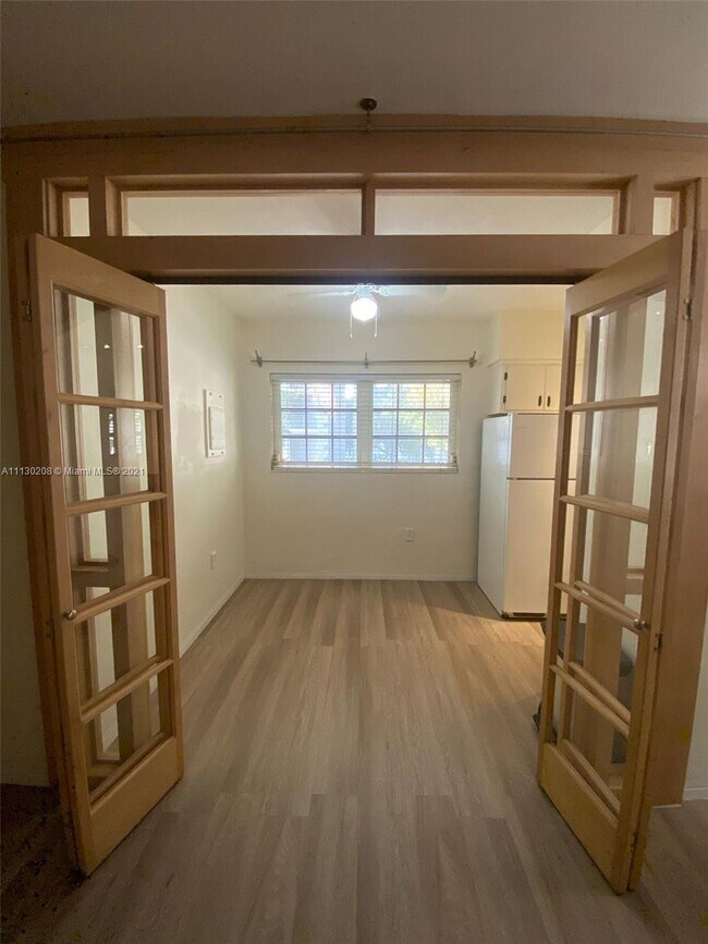 Foto del edificio - 6511 Santona St