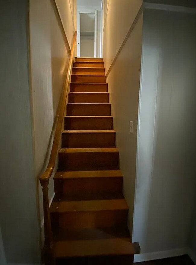 Building Photo - 19 Geer St