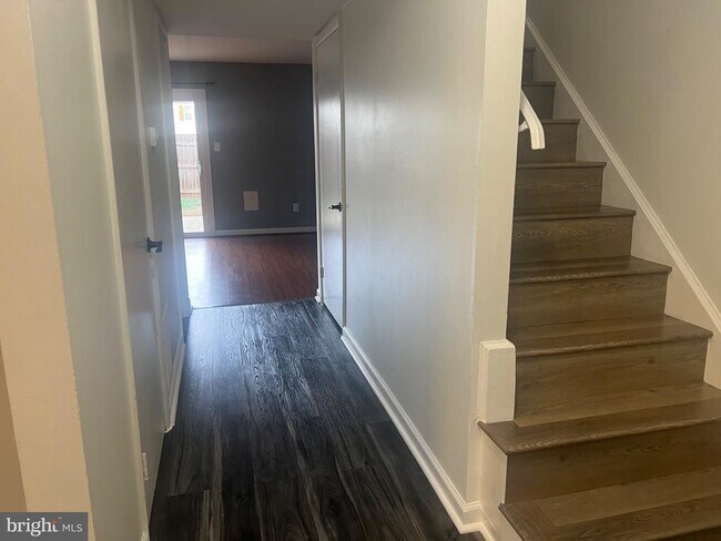 Foto del edificio - 8826 Stauffer Rd