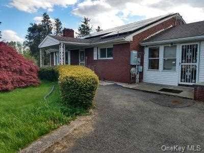 Building Photo - 307 Wildwood Dr