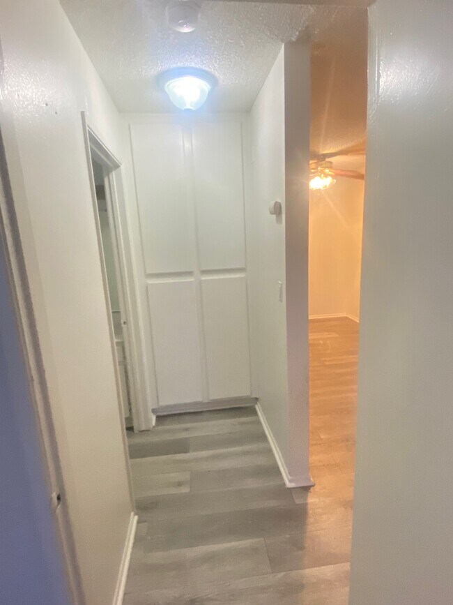 Rosepointe Apartments 1008 Rosemont Ave Los Angeles, CA