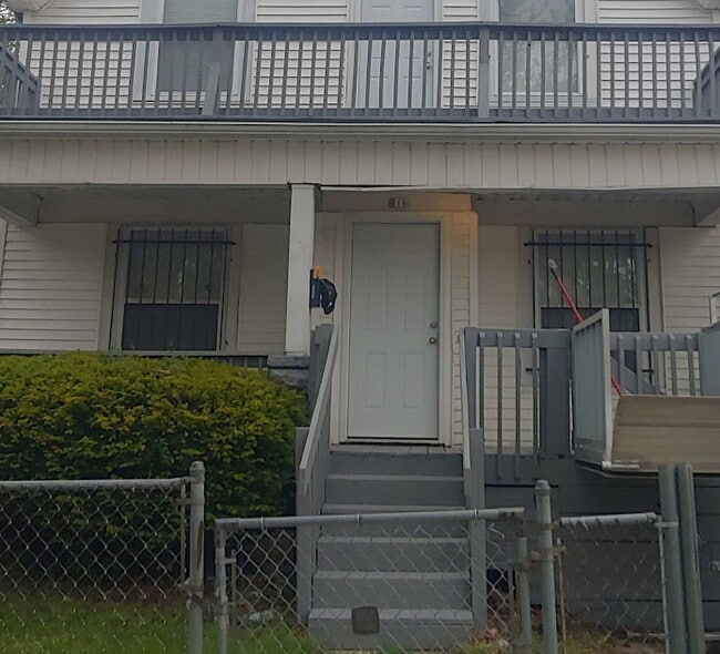 Building Photo - 116 E Concordia Ave