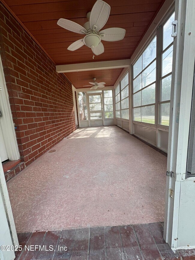 Foto del edificio - 3150 Belden Cir