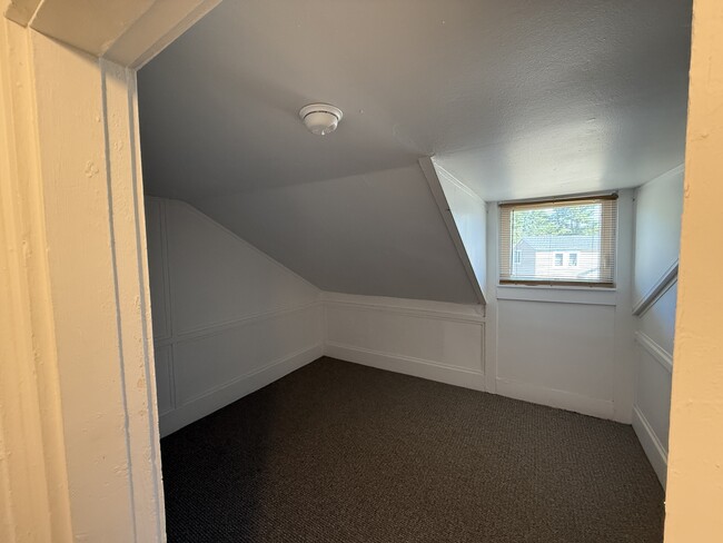 Building Photo - 90 Broadturn Rd