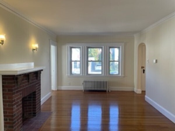 Building Photo - 230 Maple St