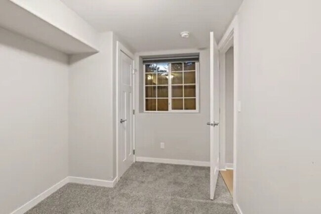 Foto del edificio - 3610 E Funk Ave