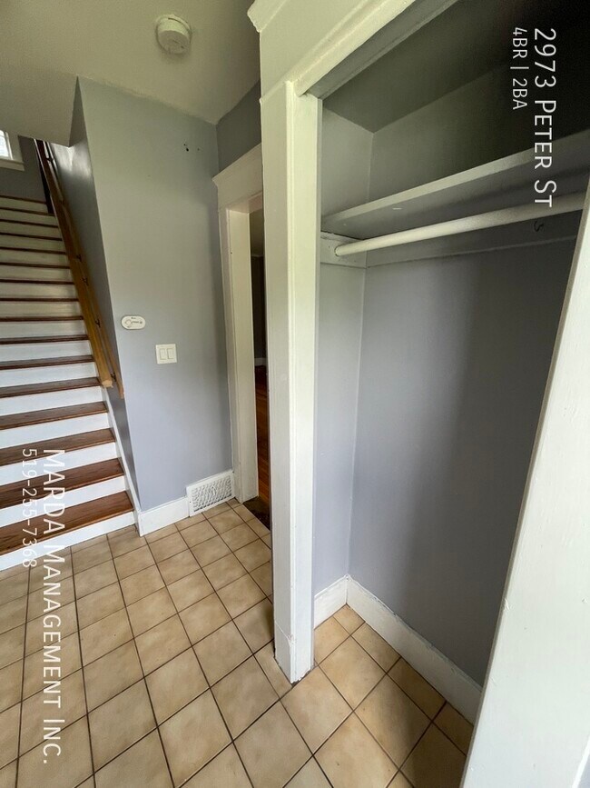 Building Photo - CHARMING 4 BED/2 BATH HOUSE NEAR UofW PLUS...