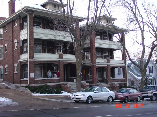 144 y 148 (7 apartamentos de 2) - 130-148 E Gorham St