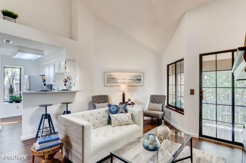 Foto principal - 4767 White Rock Cir