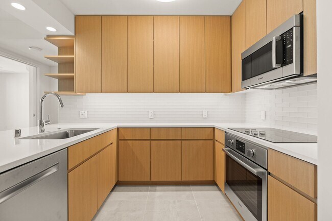 Building Photo - Sky Ala Moana/1BR, 1BA, PKG, AC, W/D, Reso...
