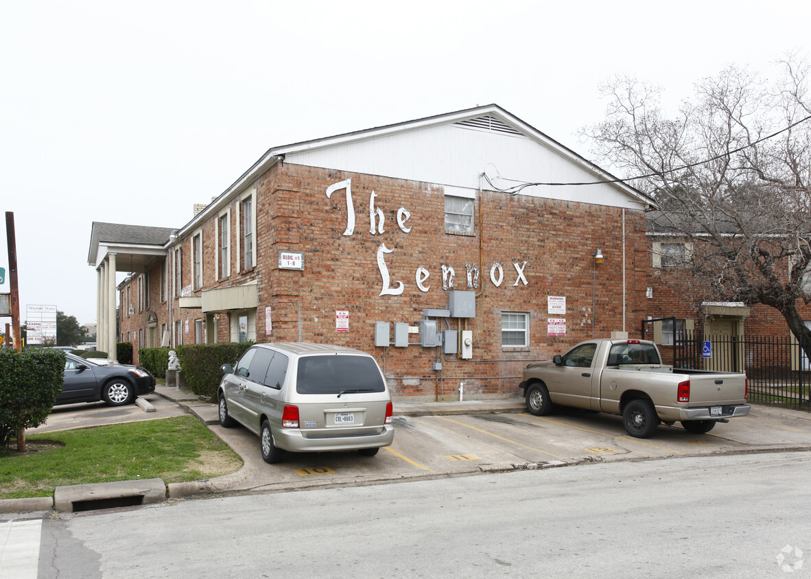 Building Photo - Lennox Apartments