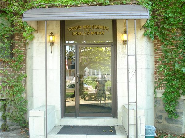 Fotografía del edificio - 924 Garrett Rd