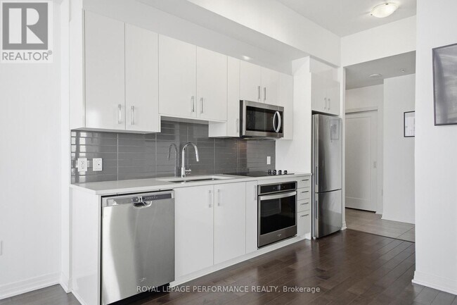 Building Photo - 805 Carling Ave